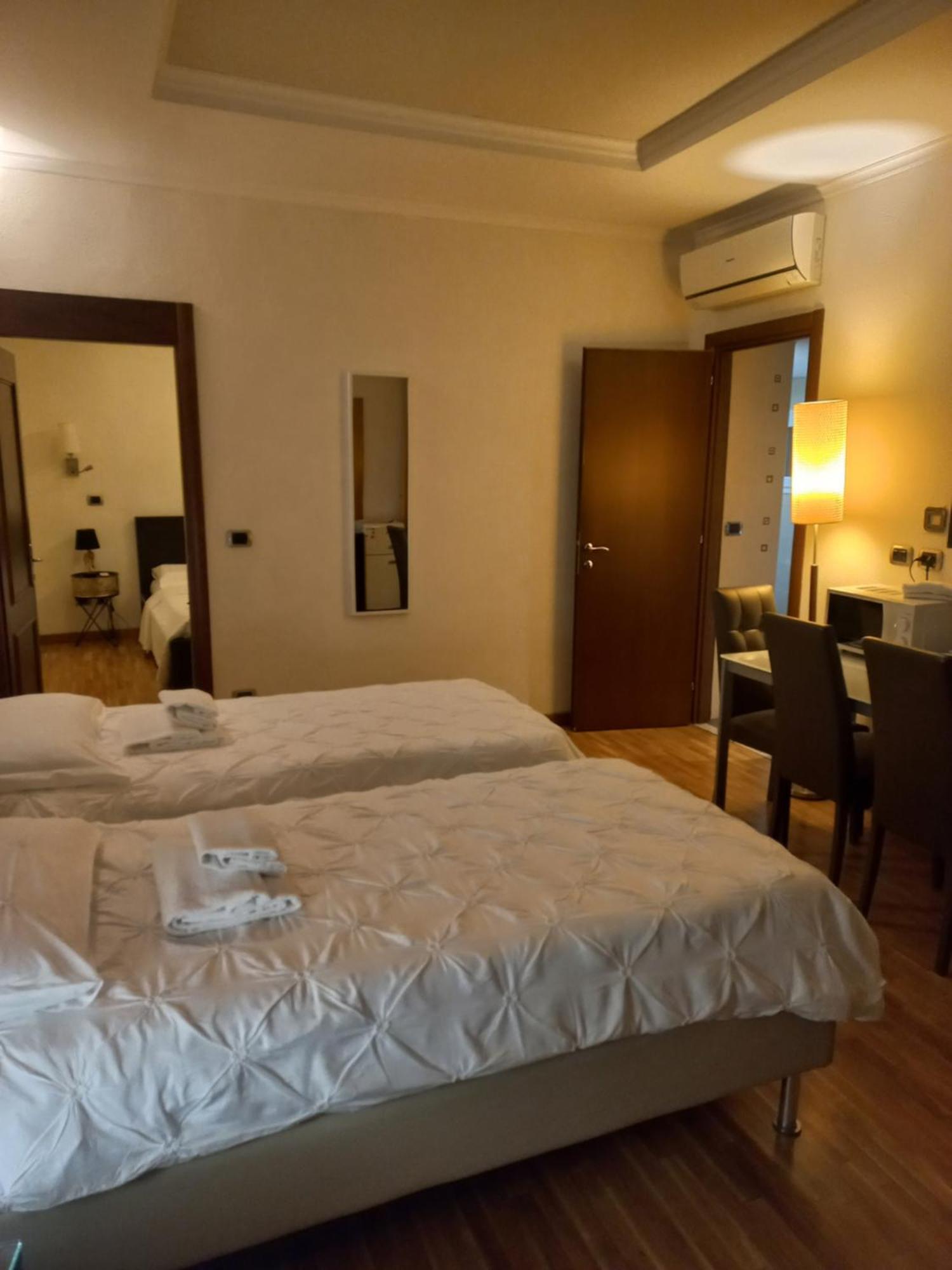Stefano House Appartamento Fontana Di Trevi Рим Стая снимка